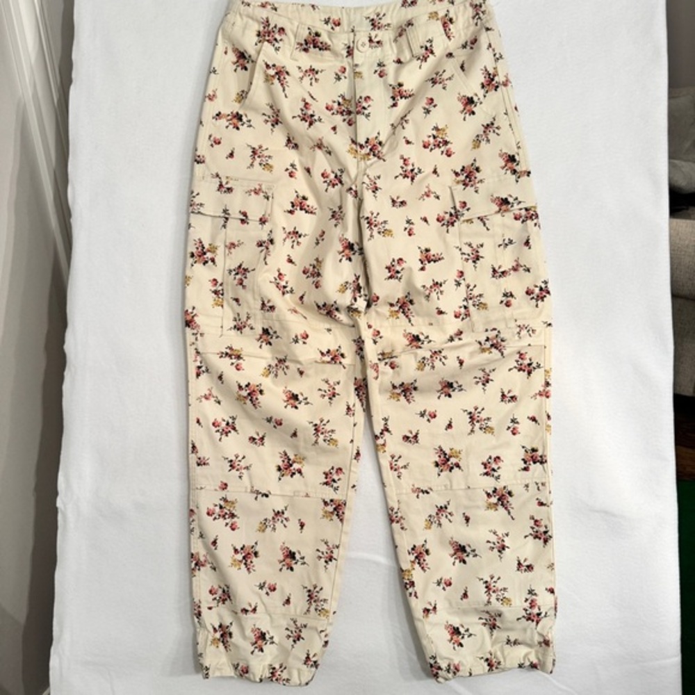 NWT HUF utility cargo pants Ivory floral pattern throughout Mens S bungee hem - Picture 2 of 15